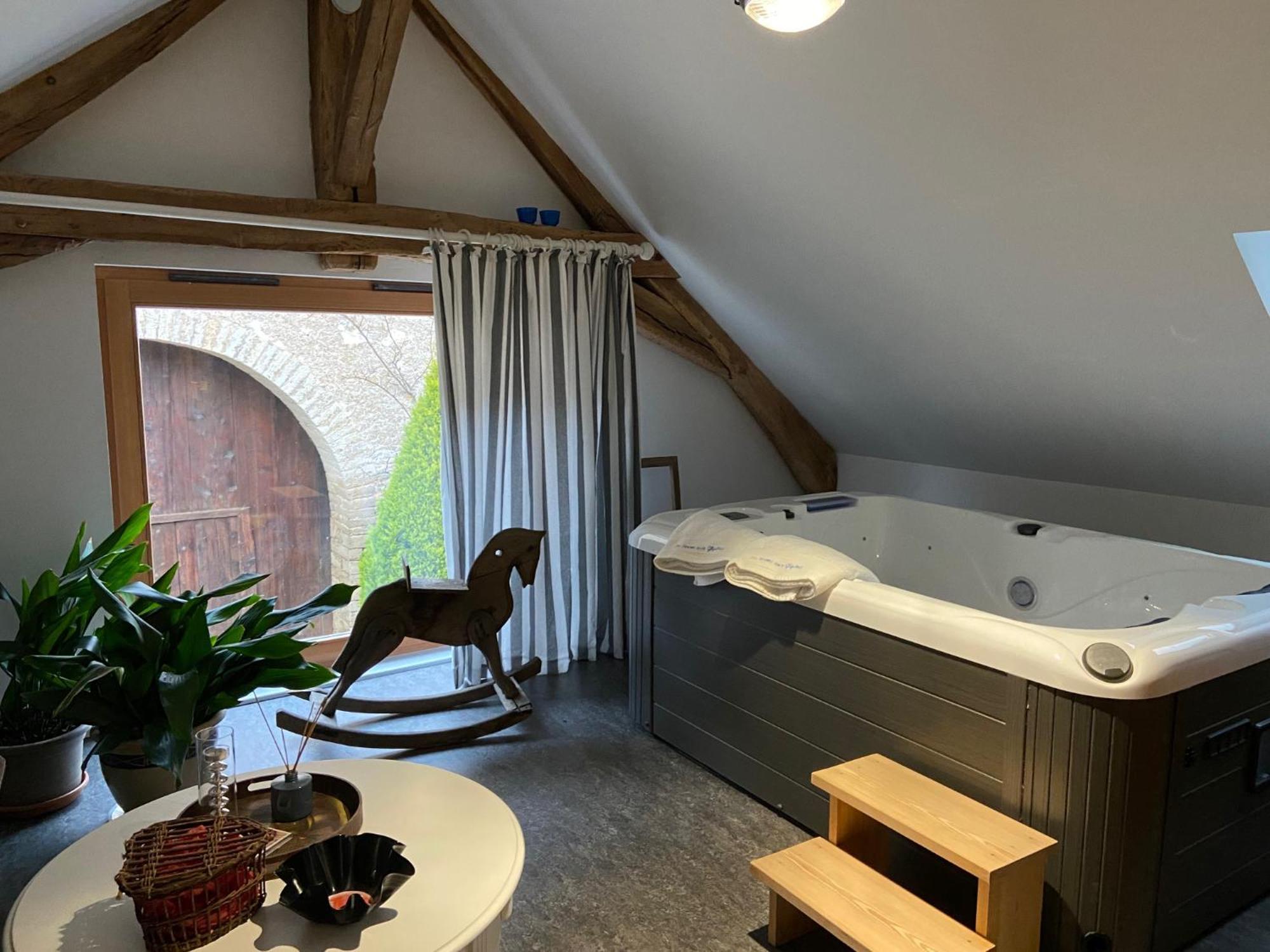 La Ferme Aux Glycines Hotel Aillevans ภายนอก รูปภาพ